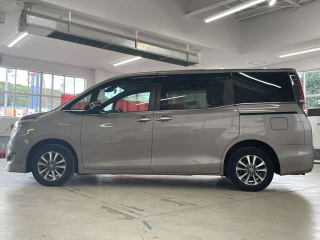 トヨタ エスクァイア ２．０ ＸＩ ウェルキャブ スロープタイプ タイプＩＩ サードシート付 ４ＷＤ R1年 (北海道) 99