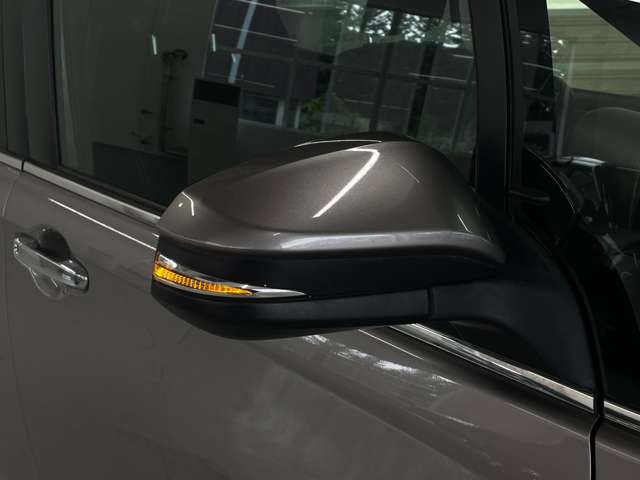 トヨタ エスクァイア ２．０ ＸＩ ウェルキャブ スロープタイプ タイプＩＩ サードシート付 ４ＷＤ R1年 (北海道) 99