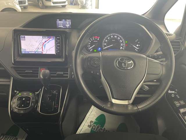 トヨタ エスクァイア ２．０ ＸＩ ウェルキャブ スロープタイプ タイプＩＩ サードシート付 ４ＷＤ R1年 (北海道) 99