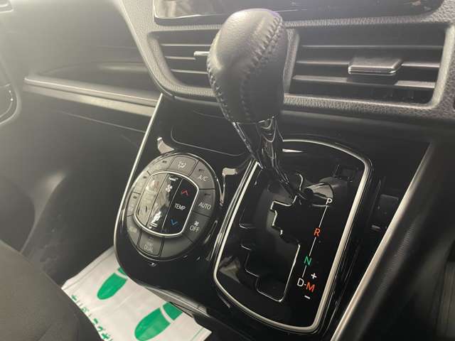 トヨタ エスクァイア ２．０ ＸＩ ウェルキャブ スロープタイプ タイプＩＩ サードシート付 ４ＷＤ R1年 (北海道) 99