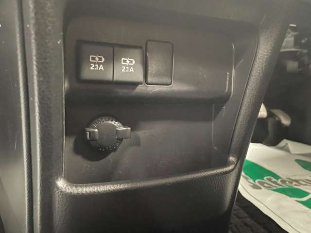 トヨタ エスクァイア ２．０ ＸＩ ウェルキャブ スロープタイプ タイプＩＩ サードシート付 ４ＷＤ R1年 (北海道) 99