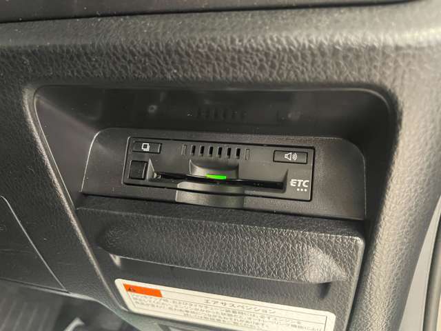 トヨタ エスクァイア ２．０ ＸＩ ウェルキャブ スロープタイプ タイプＩＩ サードシート付 ４ＷＤ R1年 (北海道) 99