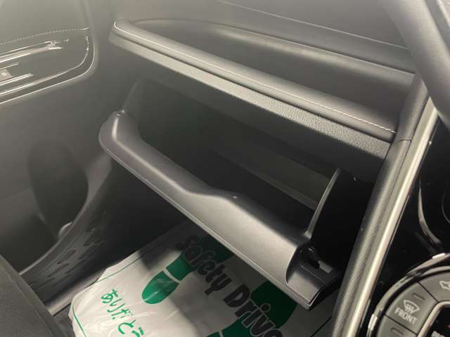 トヨタ エスクァイア ２．０ ＸＩ ウェルキャブ スロープタイプ タイプＩＩ サードシート付 ４ＷＤ R1年 (北海道) 99