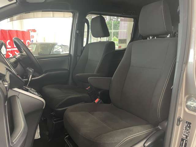 トヨタ エスクァイア ２．０ ＸＩ ウェルキャブ スロープタイプ タイプＩＩ サードシート付 ４ＷＤ R1年 (北海道) 99