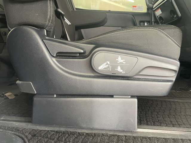 トヨタ エスクァイア ２．０ ＸＩ ウェルキャブ スロープタイプ タイプＩＩ サードシート付 ４ＷＤ R1年 (北海道) 99