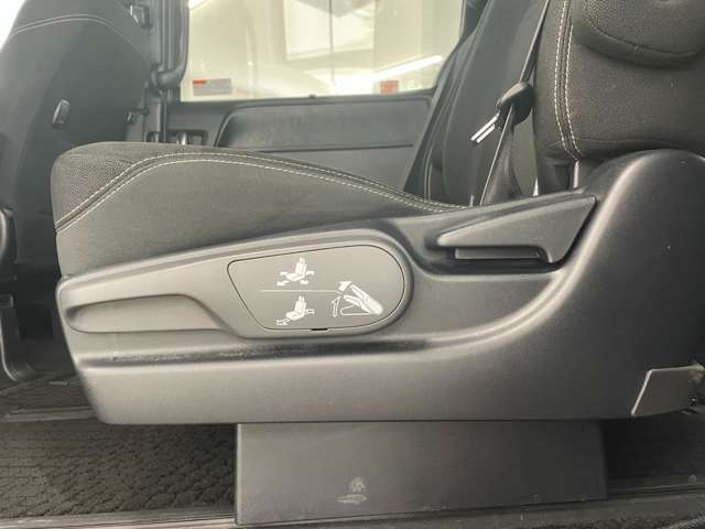 トヨタ エスクァイア ２．０ ＸＩ ウェルキャブ スロープタイプ タイプＩＩ サードシート付 ４ＷＤ R1年 (北海道) 99