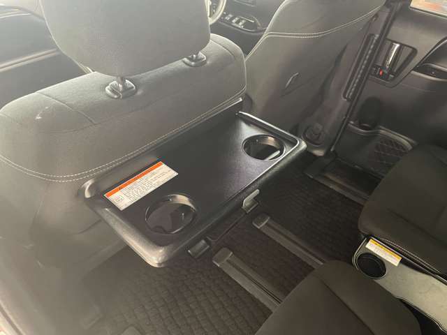 トヨタ エスクァイア ２．０ ＸＩ ウェルキャブ スロープタイプ タイプＩＩ サードシート付 ４ＷＤ R1年 (北海道) 99