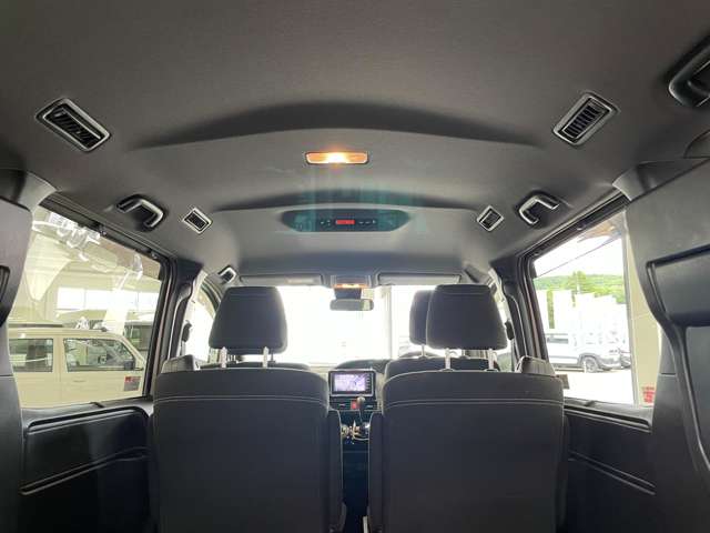 トヨタ エスクァイア ２．０ ＸＩ ウェルキャブ スロープタイプ タイプＩＩ サードシート付 ４ＷＤ R1年 (北海道) 99