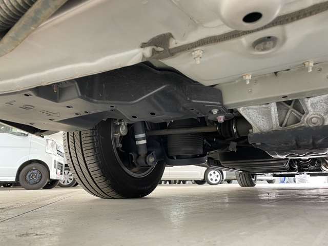 トヨタ エスクァイア ２．０ ＸＩ ウェルキャブ スロープタイプ タイプＩＩ サードシート付 ４ＷＤ R1年 (北海道) 99