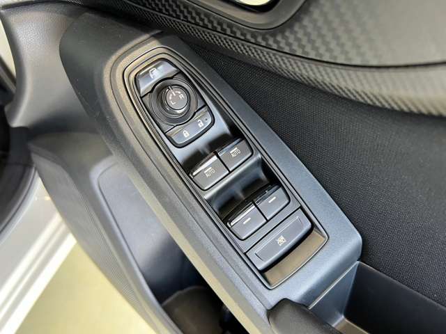 スバル インプレッサスポーツ １．６ Ｉ－Ｌ アイサイト ４ＷＤ H29年 (東北) 99