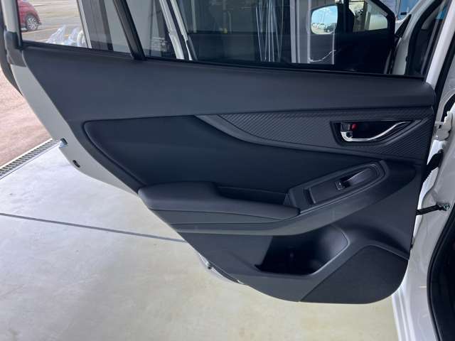 スバル インプレッサスポーツ １．６ Ｉ－Ｌ アイサイト ４ＷＤ H29年 (東北) 99