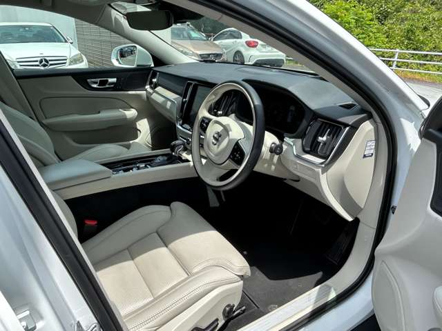 ボルボ Ｖ６０クロスカントリー Ｔ５ ＡＷＤ プロ ４ＷＤ R3年 (東北) 99