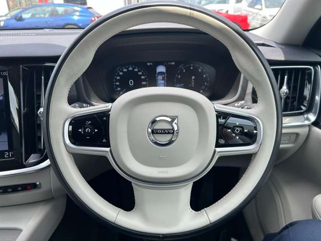 ボルボ Ｖ６０クロスカントリー Ｔ５ ＡＷＤ プロ ４ＷＤ R3年 (東北) 99