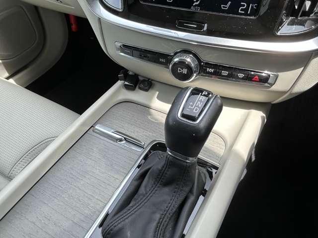 ボルボ Ｖ６０クロスカントリー Ｔ５ ＡＷＤ プロ ４ＷＤ R3年 (東北) 99