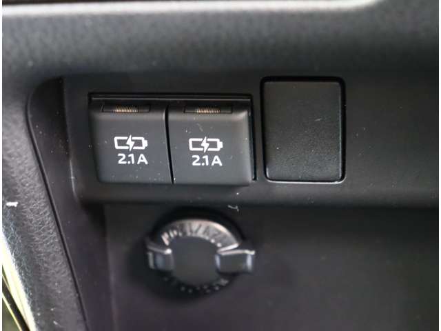 トヨタ エスクァイア　ハイブリッド １．８ ハイブリッド ＧＩ R1年 (関東) 99