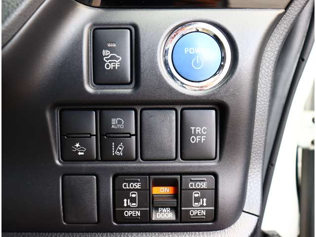 トヨタ エスクァイア　ハイブリッド １．８ ハイブリッド ＧＩ R1年 (関東) 99