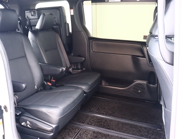 トヨタ エスクァイア　ハイブリッド １．８ ハイブリッド ＧＩ R1年 (関東) 99