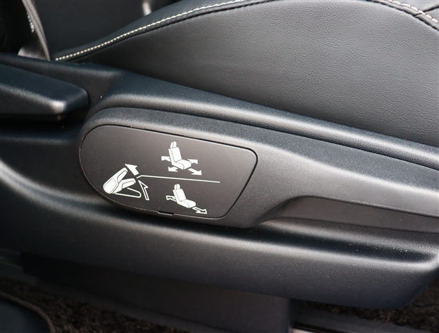 トヨタ エスクァイア　ハイブリッド １．８ ハイブリッド ＧＩ R1年 (関東) 99