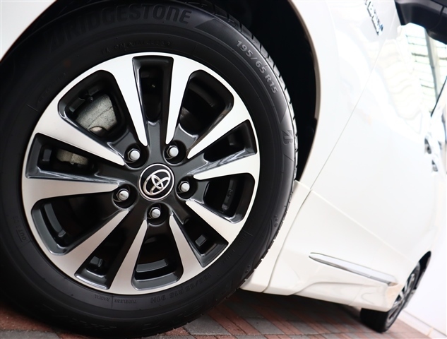 トヨタ エスクァイア　ハイブリッド １．８ ハイブリッド ＧＩ R1年 (関東) 99