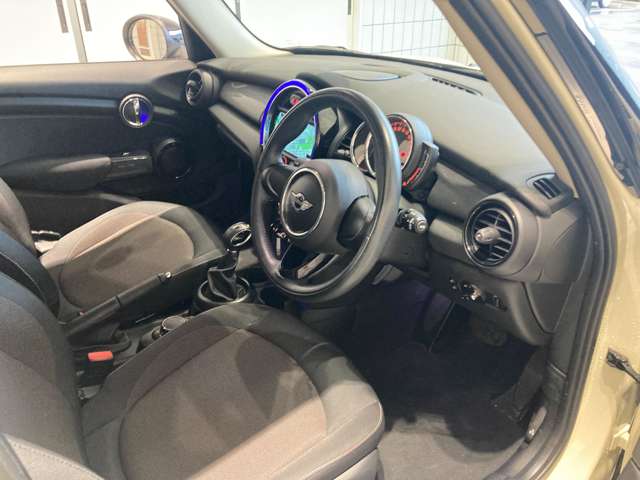 ミニ ミニ クーパーＤ ５ドア H30年 (近畿) 99