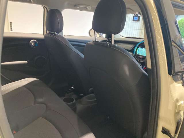 ミニ ミニ クーパーＤ ５ドア H30年 (近畿) 99