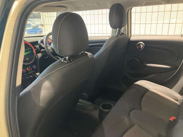 ミニ ミニ クーパーＤ ５ドア H30年 (近畿) 99