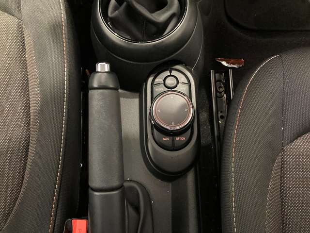 ミニ ミニ クーパーＤ ５ドア H30年 (近畿) 99