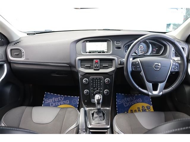 ボルボ Ｖ４０ Ｄ４ モメンタム ディーゼルターボ H28年 (関東) 99