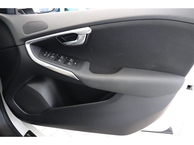 ボルボ Ｖ４０ Ｄ４ モメンタム ディーゼルターボ H28年 (関東) 99