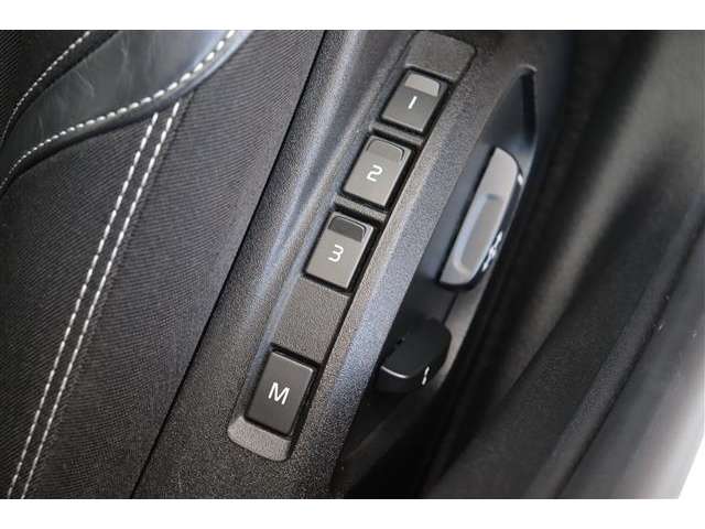 ボルボ Ｖ４０ Ｄ４ モメンタム ディーゼルターボ H28年 (関東) 99