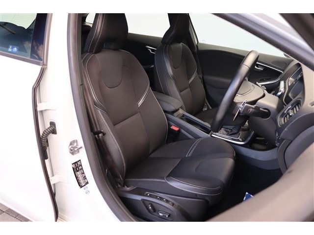 ボルボ Ｖ４０ Ｄ４ モメンタム ディーゼルターボ H28年 (関東) 99