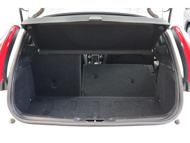 ボルボ Ｖ４０ Ｄ４ モメンタム ディーゼルターボ H28年 (関東) 99