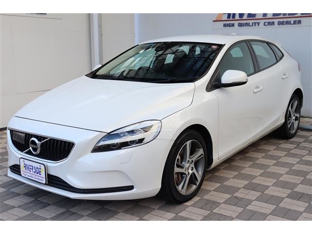 ボルボ Ｖ４０ Ｄ４ モメンタム ディーゼルターボ H28年 (関東) 99
