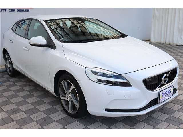 ボルボ Ｖ４０ Ｄ４ モメンタム ディーゼルターボ H28年 (関東) 99