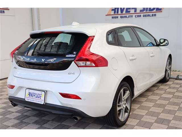 ボルボ Ｖ４０ Ｄ４ モメンタム ディーゼルターボ H28年 (関東) 99