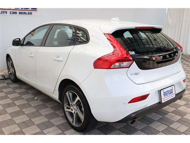 ボルボ Ｖ４０ Ｄ４ モメンタム ディーゼルターボ H28年 (関東) 99