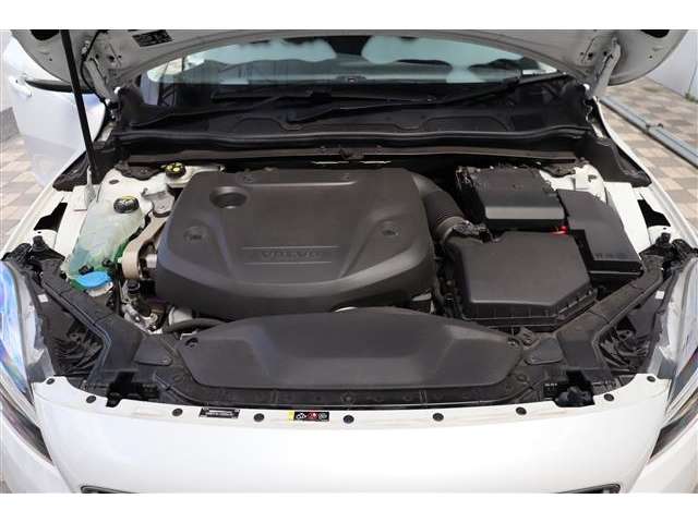 ボルボ Ｖ４０ Ｄ４ モメンタム ディーゼルターボ H28年 (関東) 99