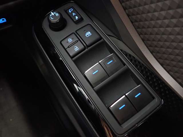 トヨタ Ｃ−ＨＲ ハイブリッド １．８ Ｇ R4年 (関東) 99