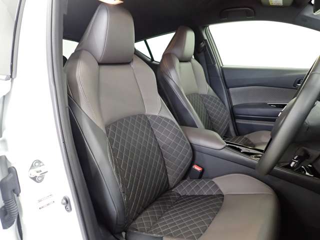 トヨタ Ｃ−ＨＲ ハイブリッド １．８ Ｇ R4年 (関東) 99