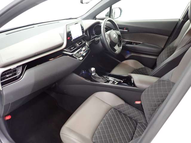 トヨタ Ｃ−ＨＲ ハイブリッド １．８ Ｇ R4年 (関東) 99