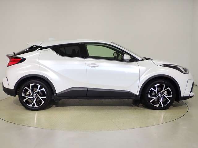 トヨタ Ｃ−ＨＲ ハイブリッド １．８ Ｇ R4年 (関東) 99