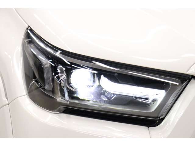 トヨタ ハイラックス ２．４ Ｚ ＧＲスポーツ ディーゼルターボ ４ＷＤ R5年 (東海) 99