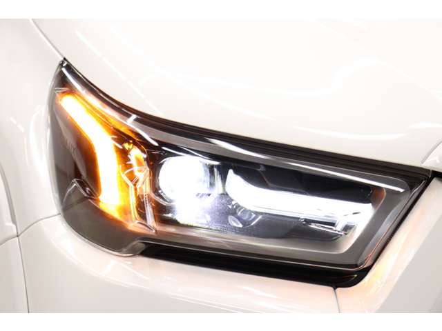 トヨタ ハイラックス ２．４ Ｚ ＧＲスポーツ ディーゼルターボ ４ＷＤ R5年 (東海) 99