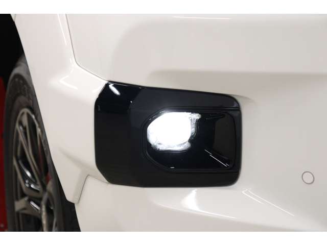 トヨタ ハイラックス ２．４ Ｚ ＧＲスポーツ ディーゼルターボ ４ＷＤ R5年 (東海) 99