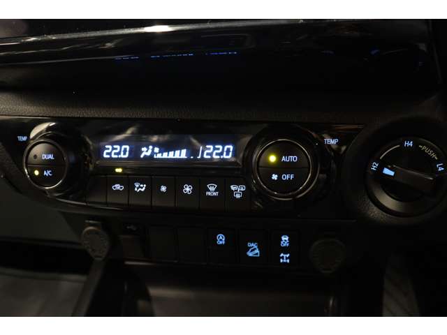 トヨタ ハイラックス ２．４ Ｚ ＧＲスポーツ ディーゼルターボ ４ＷＤ R5年 (東海) 99