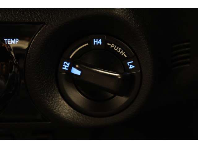 トヨタ ハイラックス ２．４ Ｚ ＧＲスポーツ ディーゼルターボ ４ＷＤ R5年 (東海) 99