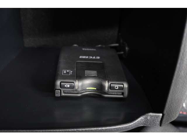 トヨタ ハイラックス ２．４ Ｚ ＧＲスポーツ ディーゼルターボ ４ＷＤ R5年 (東海) 99