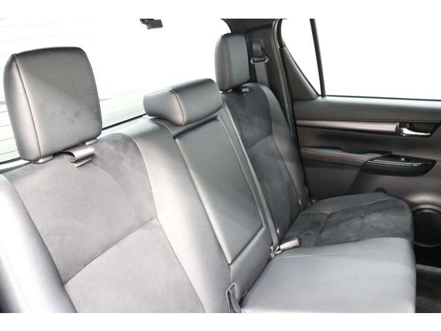 トヨタ ハイラックス ２．４ Ｚ ＧＲスポーツ ディーゼルターボ ４ＷＤ R5年 (東海) 99