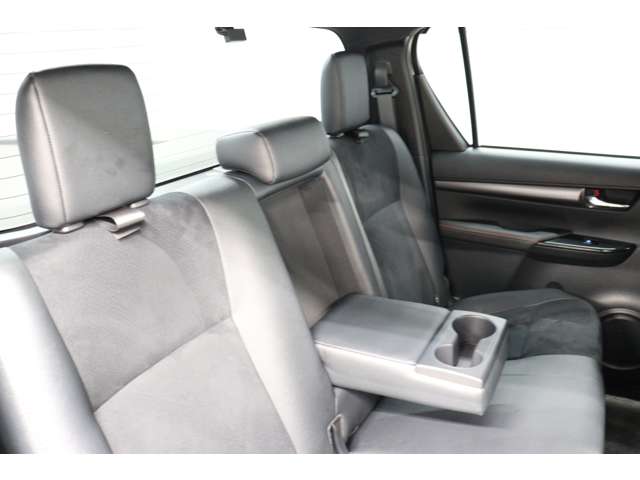 トヨタ ハイラックス ２．４ Ｚ ＧＲスポーツ ディーゼルターボ ４ＷＤ R5年 (東海) 99