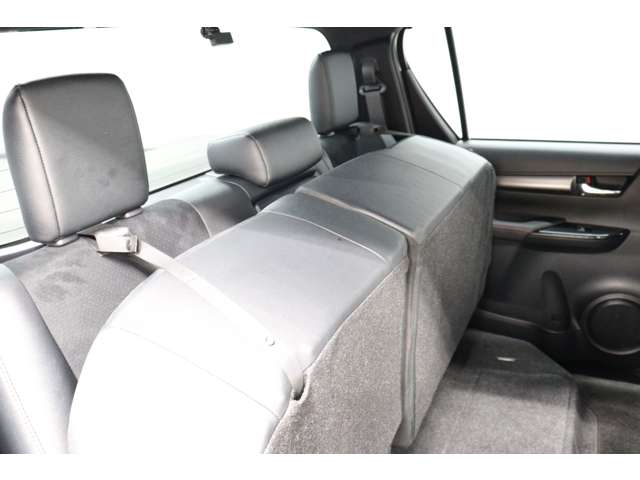 トヨタ ハイラックス ２．４ Ｚ ＧＲスポーツ ディーゼルターボ ４ＷＤ R5年 (東海) 99